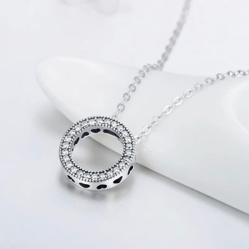 Pandora Logo Pavé Circle Collier Necklace
